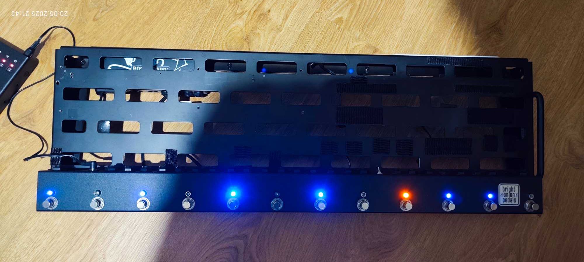 Bright Onion Pedals - looper , amp channel UK krosownica true-bypass