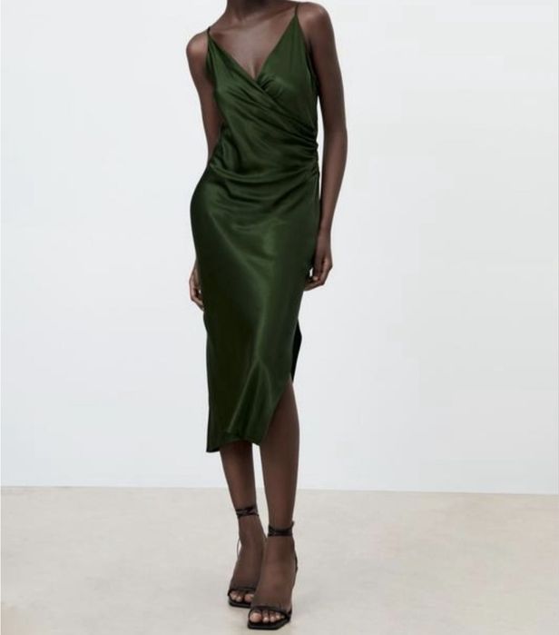 Сукня Zara. Сукня у білизняному стилі. Шелковое платье