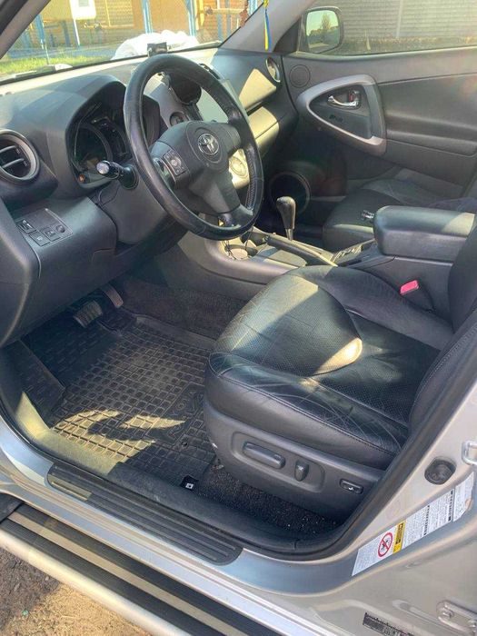 Продам Toyota RAV4 2008 року