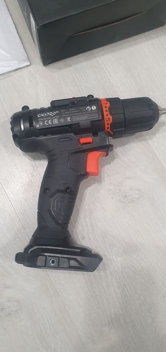 Шуруповерт ДніпроМ СD-218 акумулятор зарадка