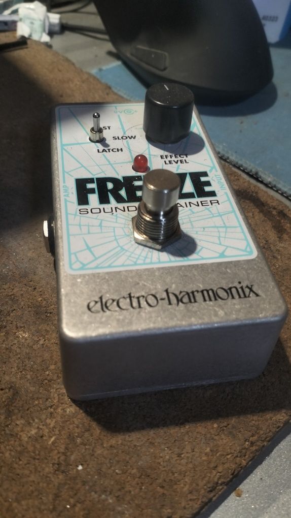 Electro-Harmonix freeze - pedal de guitarra