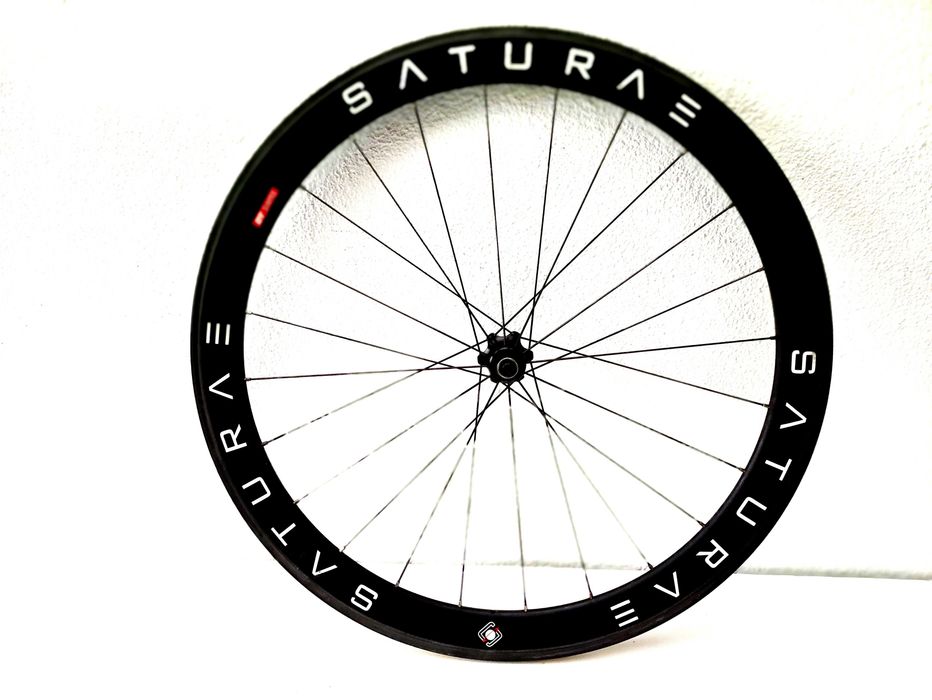 Koło tył Karbon Szosa SATURAE DT Swiss 28'' Wysokie i Lekkie Aero Krk