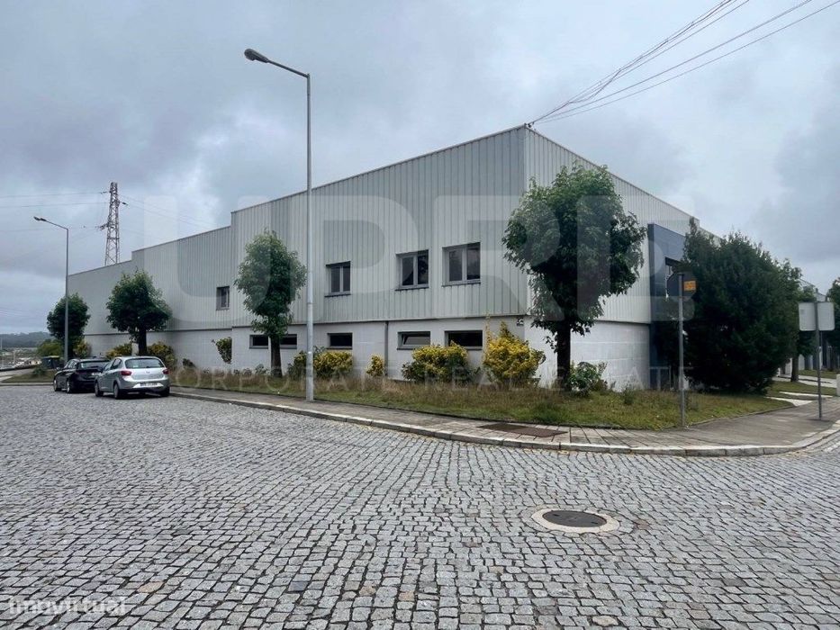 Arrenda | Armazém | Zi Maia