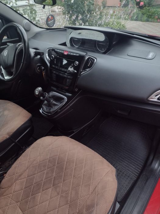 Продам Lancia 2012 року