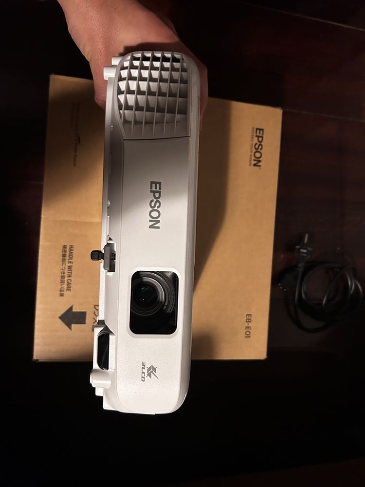 Projetor epson EB-E01