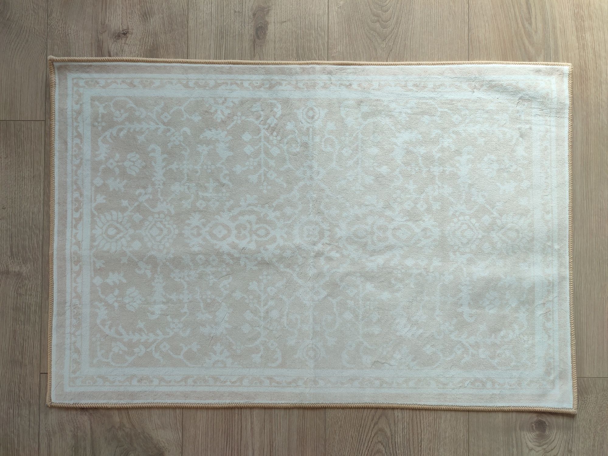 Nowy dywanik 90x60