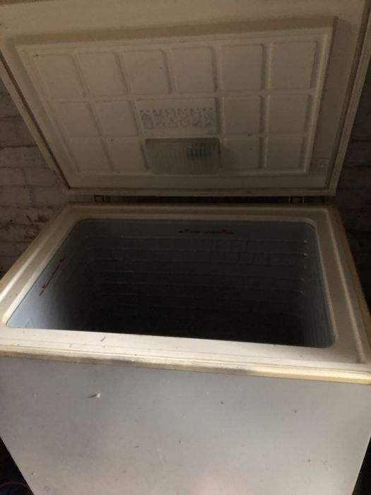 Продам ларь морозильна камера