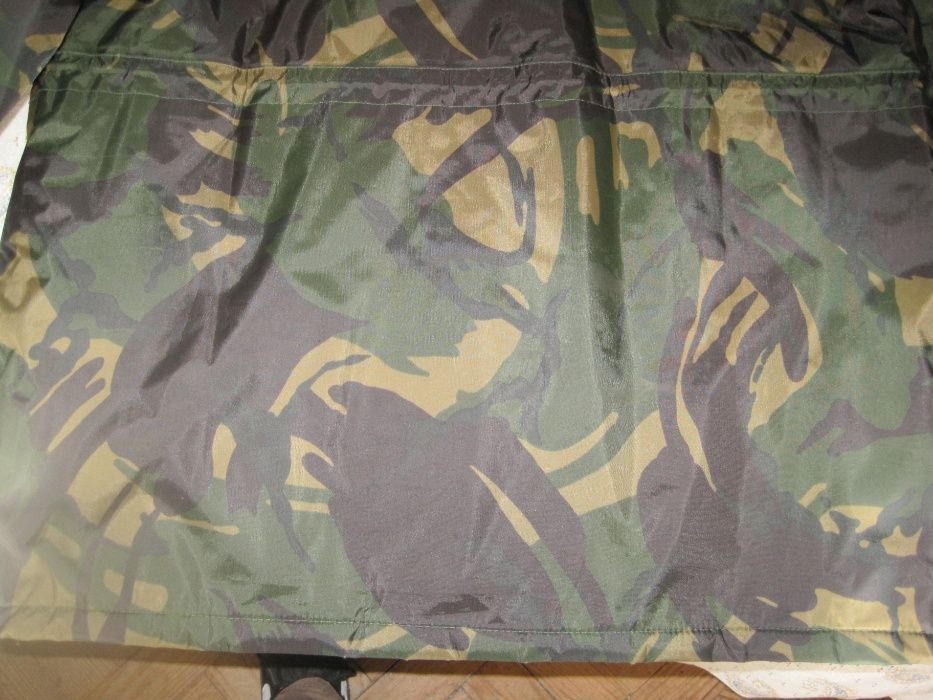 Parka camuflada impermeável