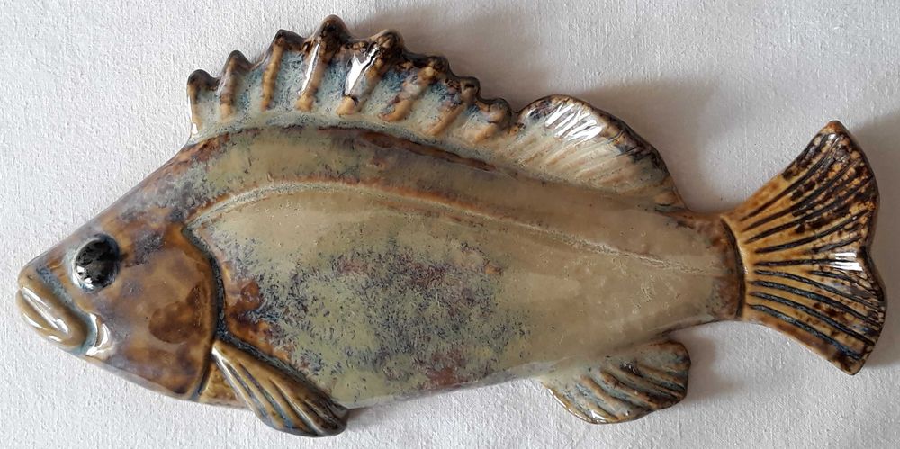 stara dekoracyjna ceramiczna płaskorzeźba ryba