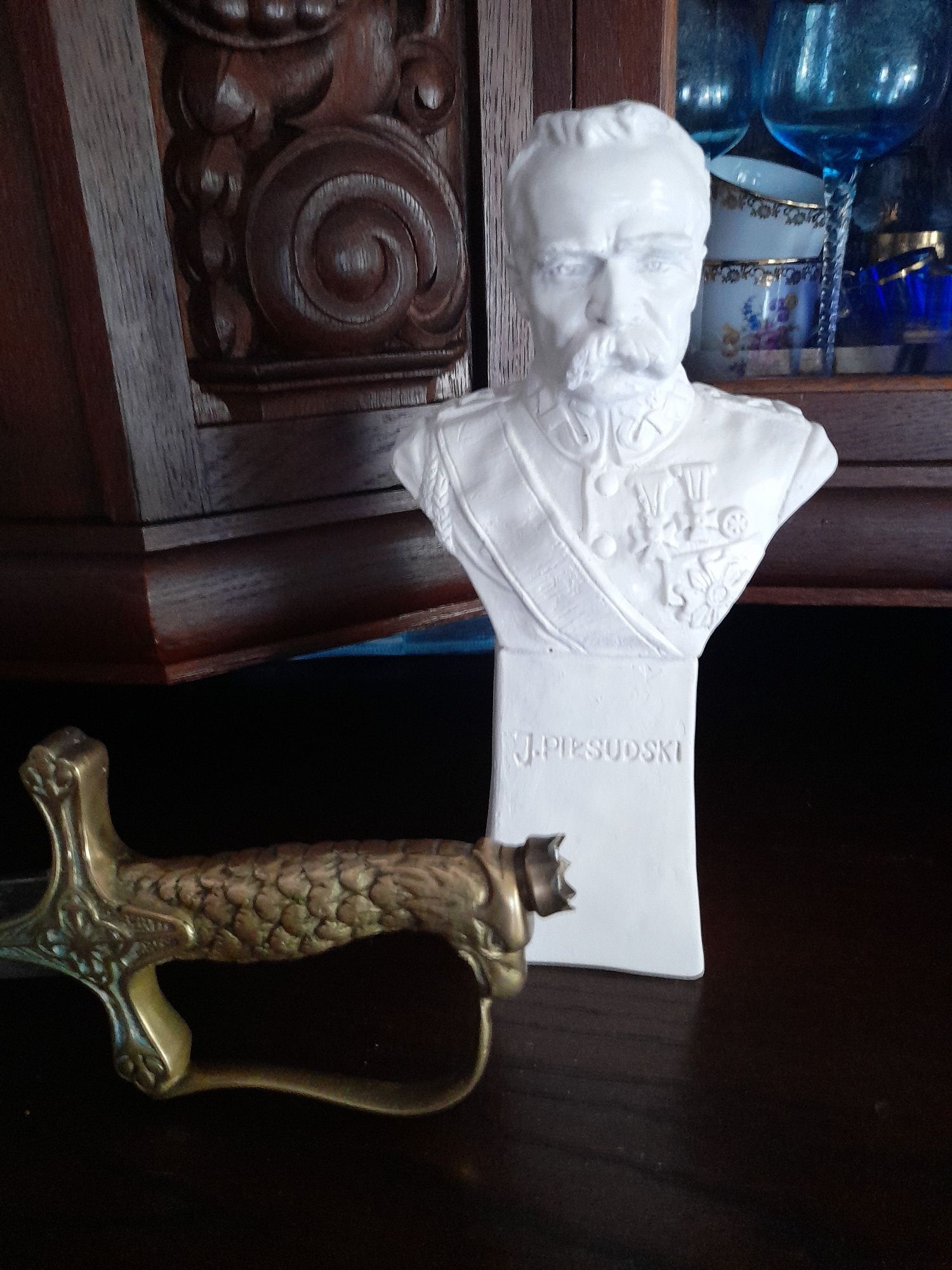 Stara  figurka gipsowa Marszałka Józefa Piłsudskiego  stan idealny