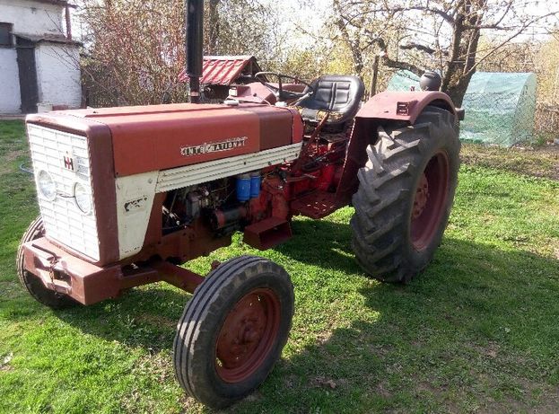 Traktor IH sadowniczy-rolniczy McCormick International 423 Case