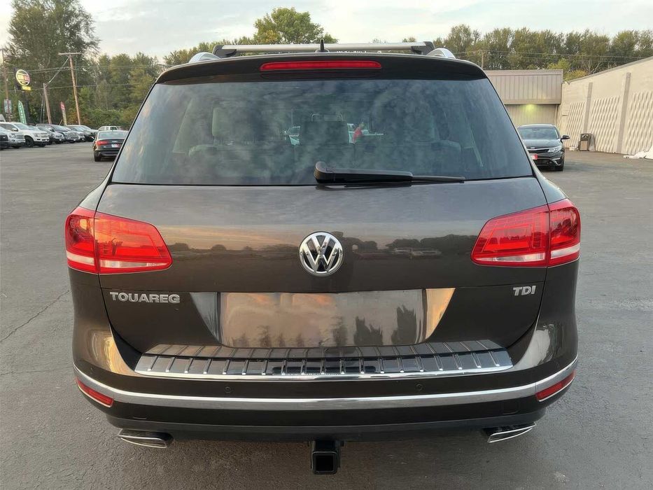 Volkswagen Touareg Lux      2016