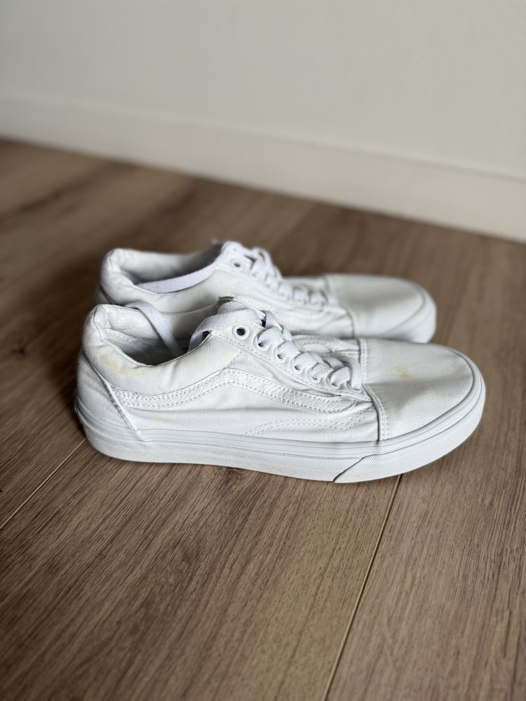 Кеди оригінальні білі Vans 39р