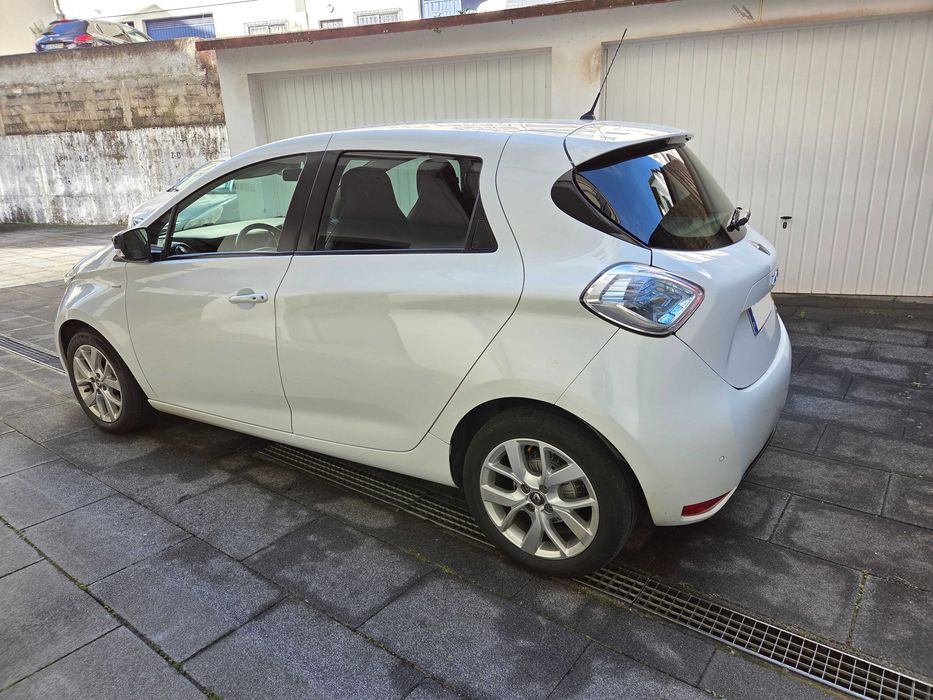 Renault Zoe Limited 41kwh R110 (bateria própria) IVA dedutível