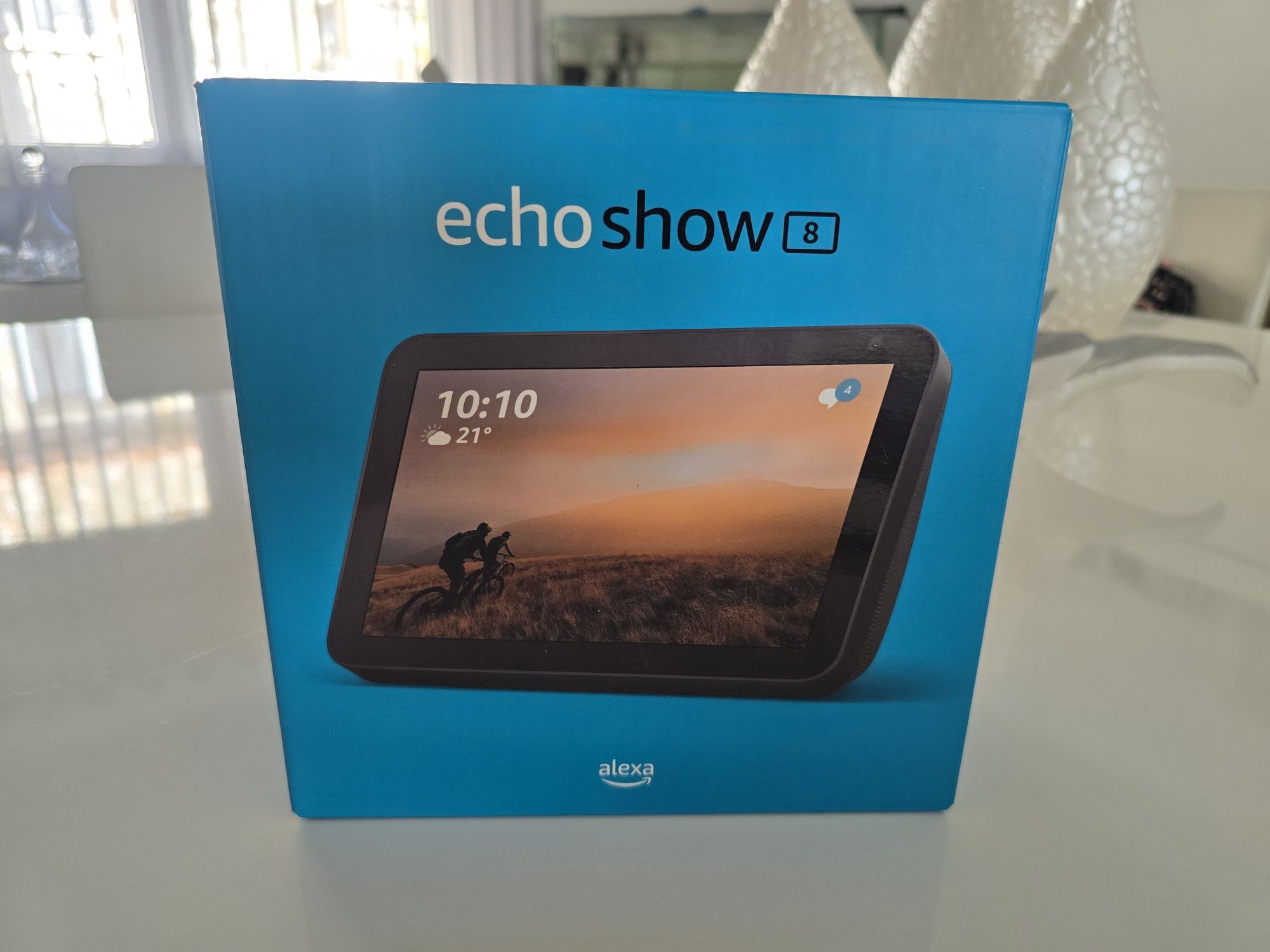 Amazon Echo show 8 *Alexa*