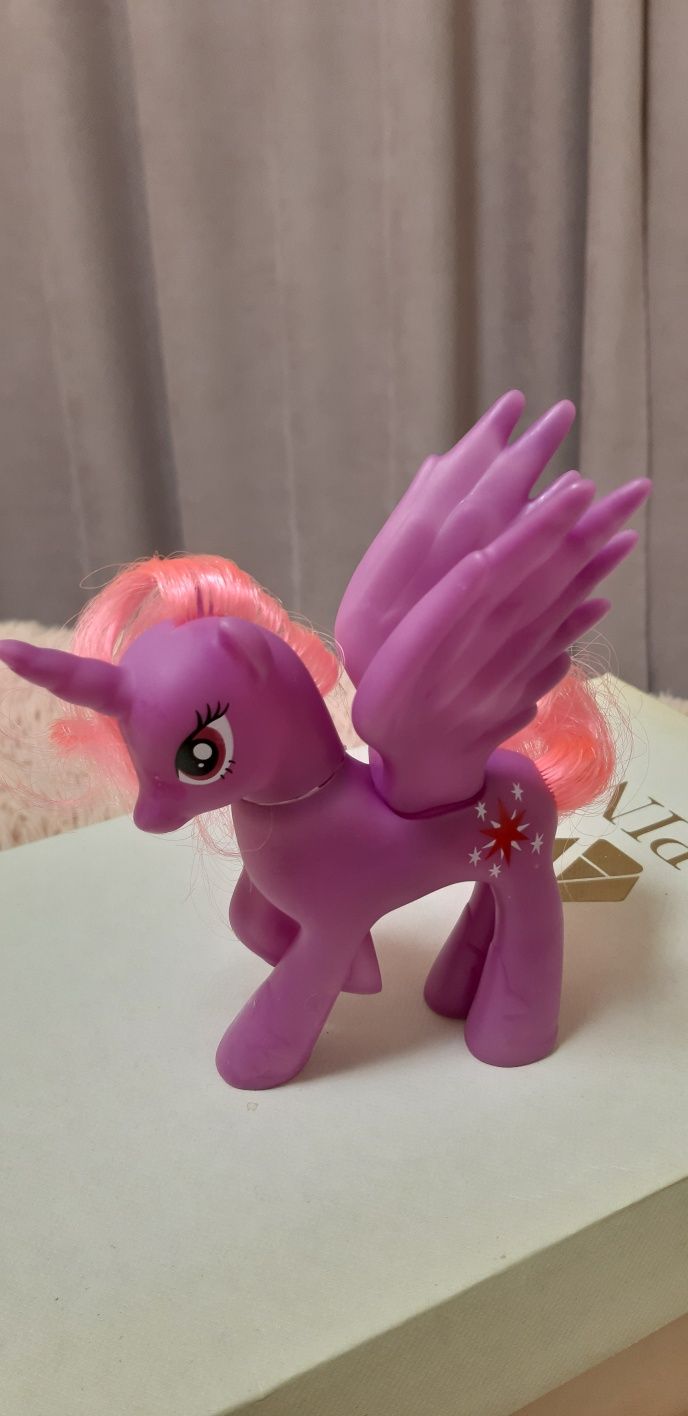 Поні My little pony, Hasbro.