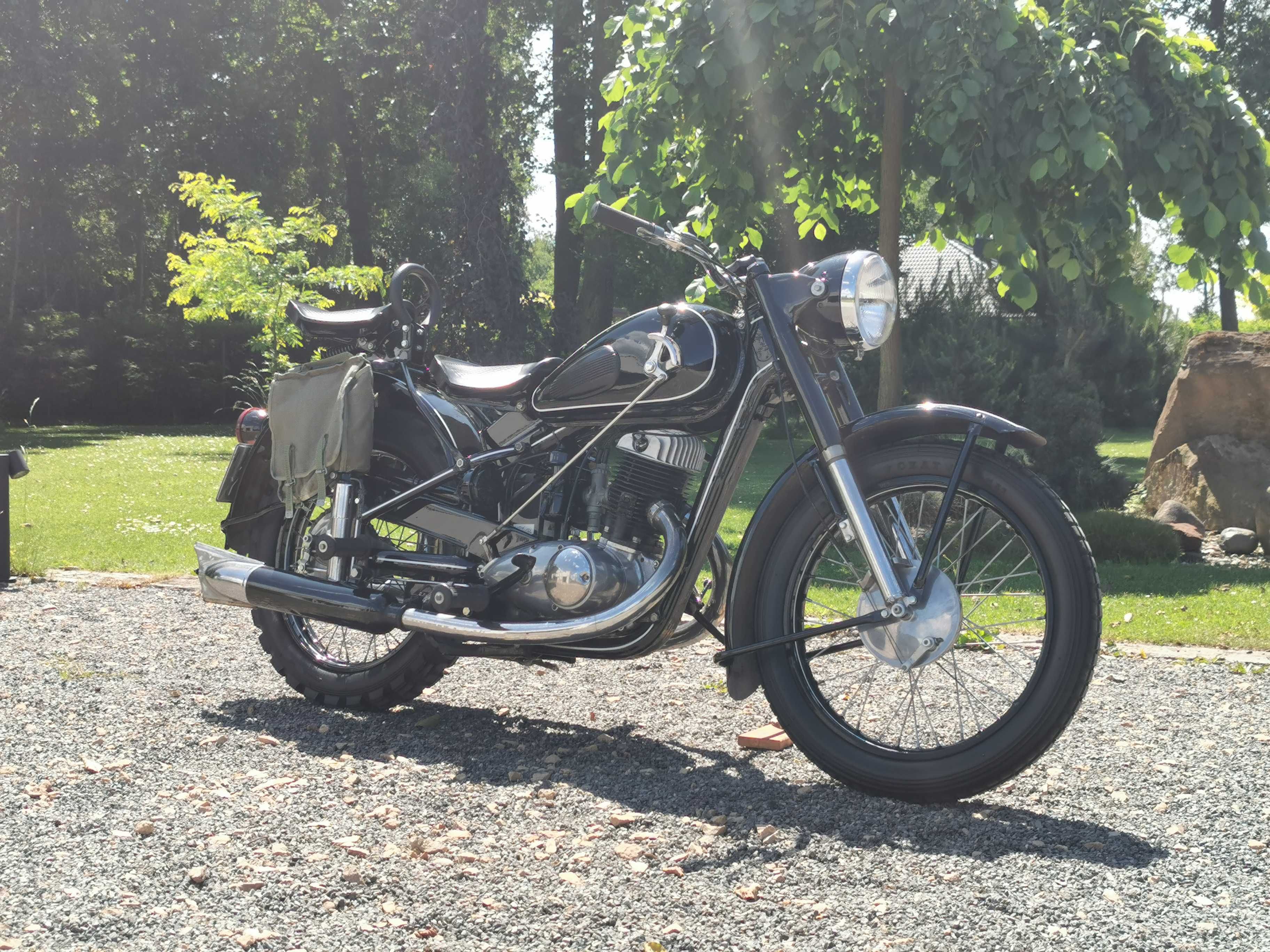 Motocykl radziecki IŻ 49