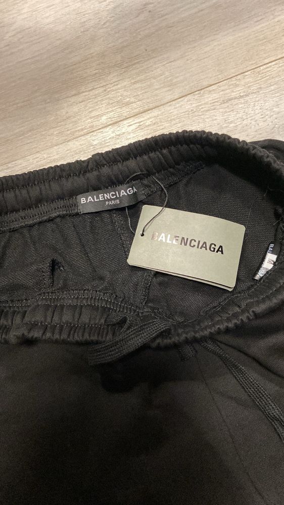 шорти balenciaga x under armour