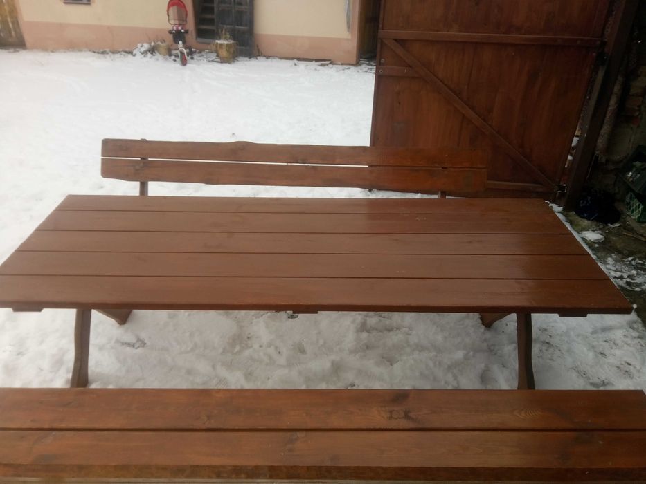 Zestaw Dębowych Mebli Ogrodowych                  < 2 ławki+stół)