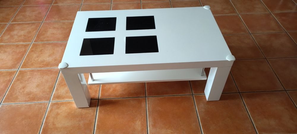 Mesa de centro de sala lacada a branco