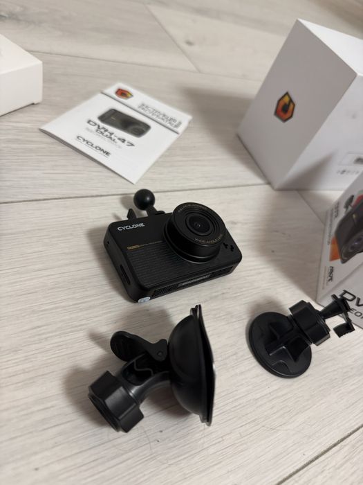 Відеореєстратор Cyclone DVH-47 із задньою камерою