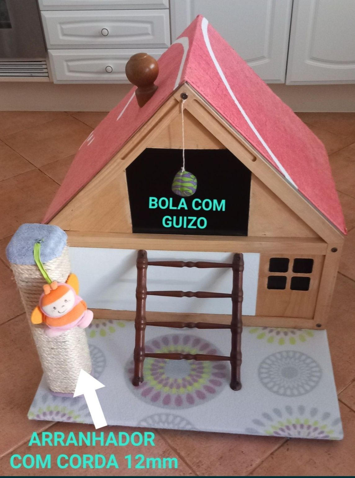 ARRANHADOR pra GATO,BONITO em MADEIRA.Casa,Cozinha,Sala,Quarto.Varanda