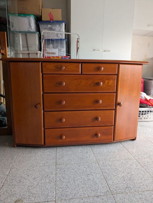 Cómoda com espelho cerne