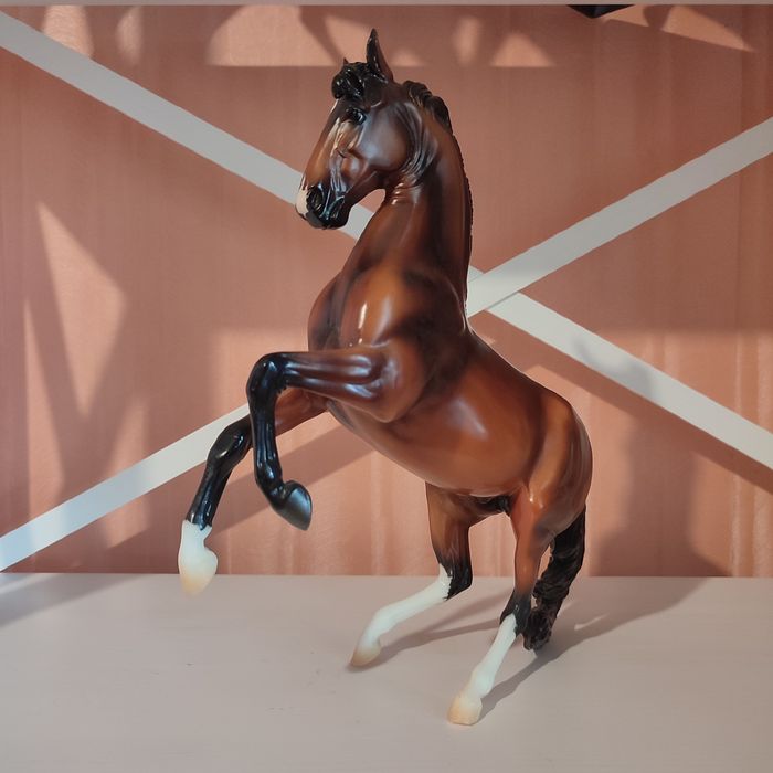 Кінь Breyer Jasper 301160