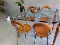 Mesa de cozinha em vidro + 4 cadeiras