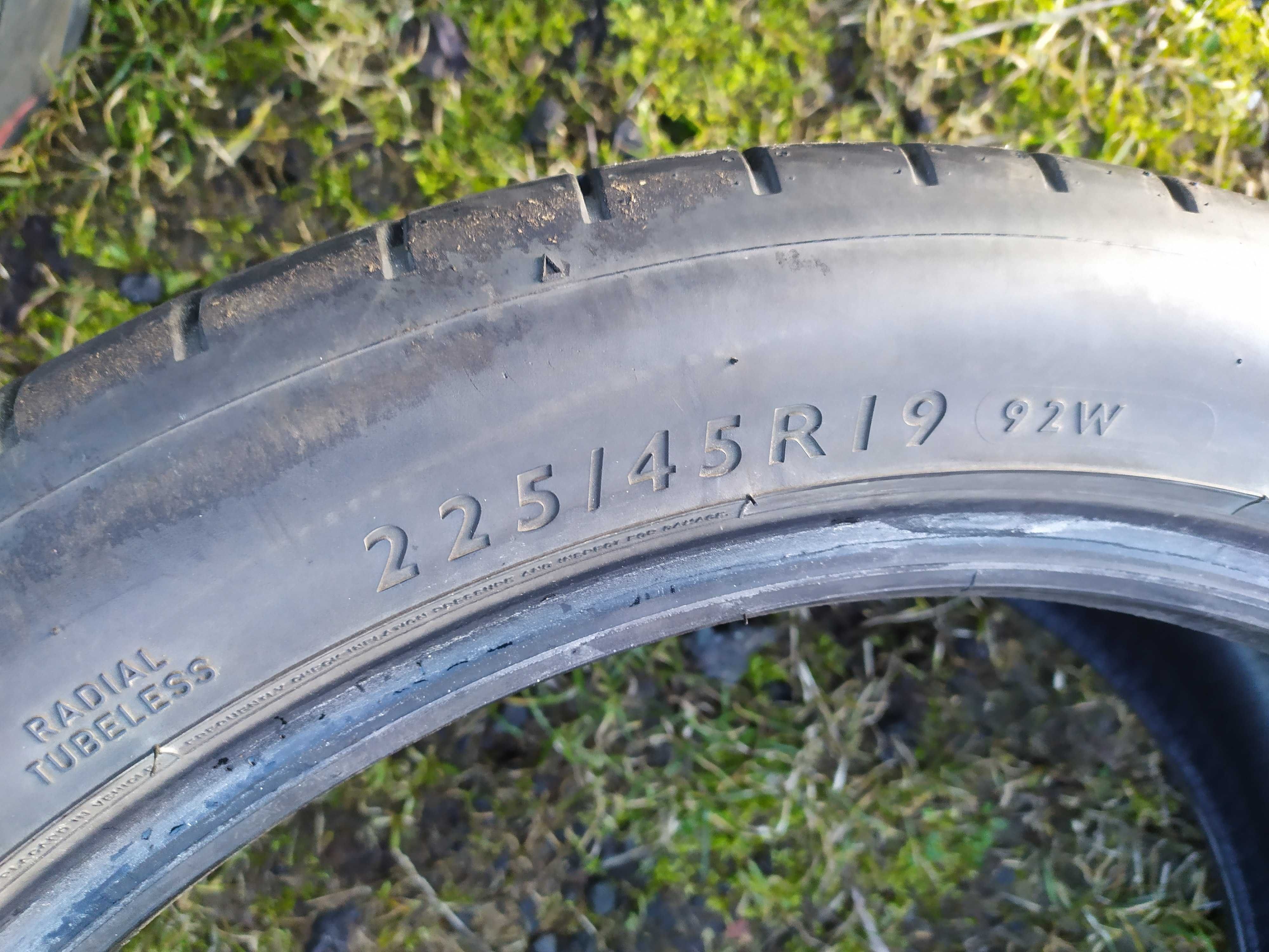 225/45/19 Dunlop 6,5 mm,poznan 2 szt 360 zł