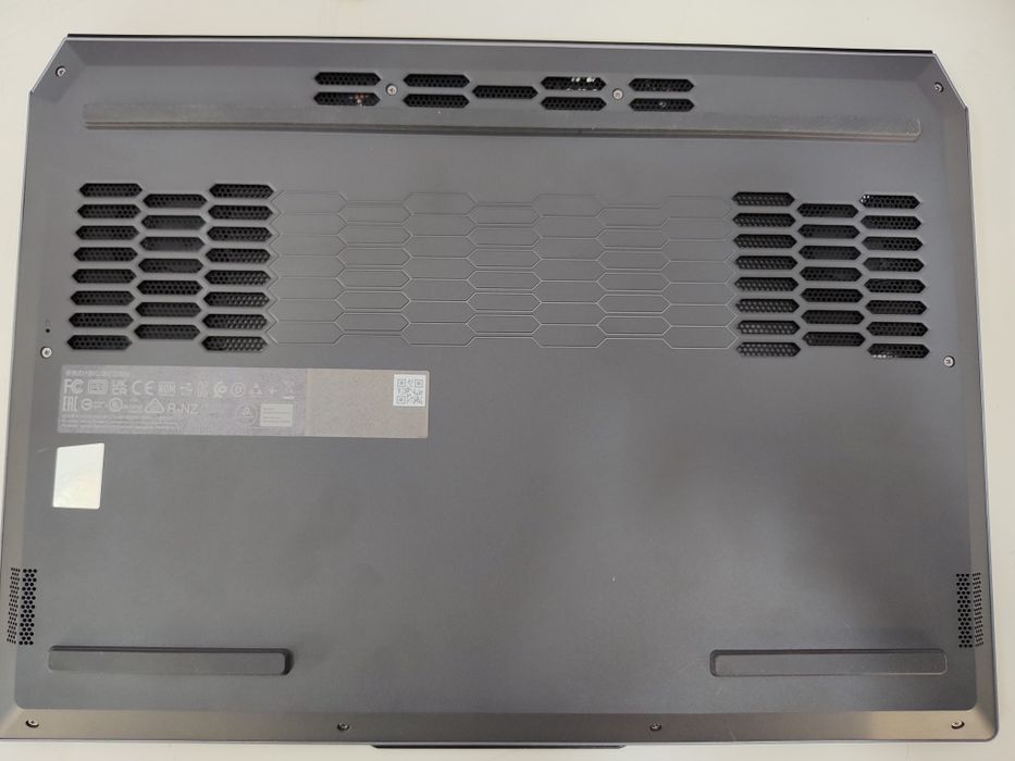 Laptop gamingowy Lenovo LOQ 15IAX9 gwarancja