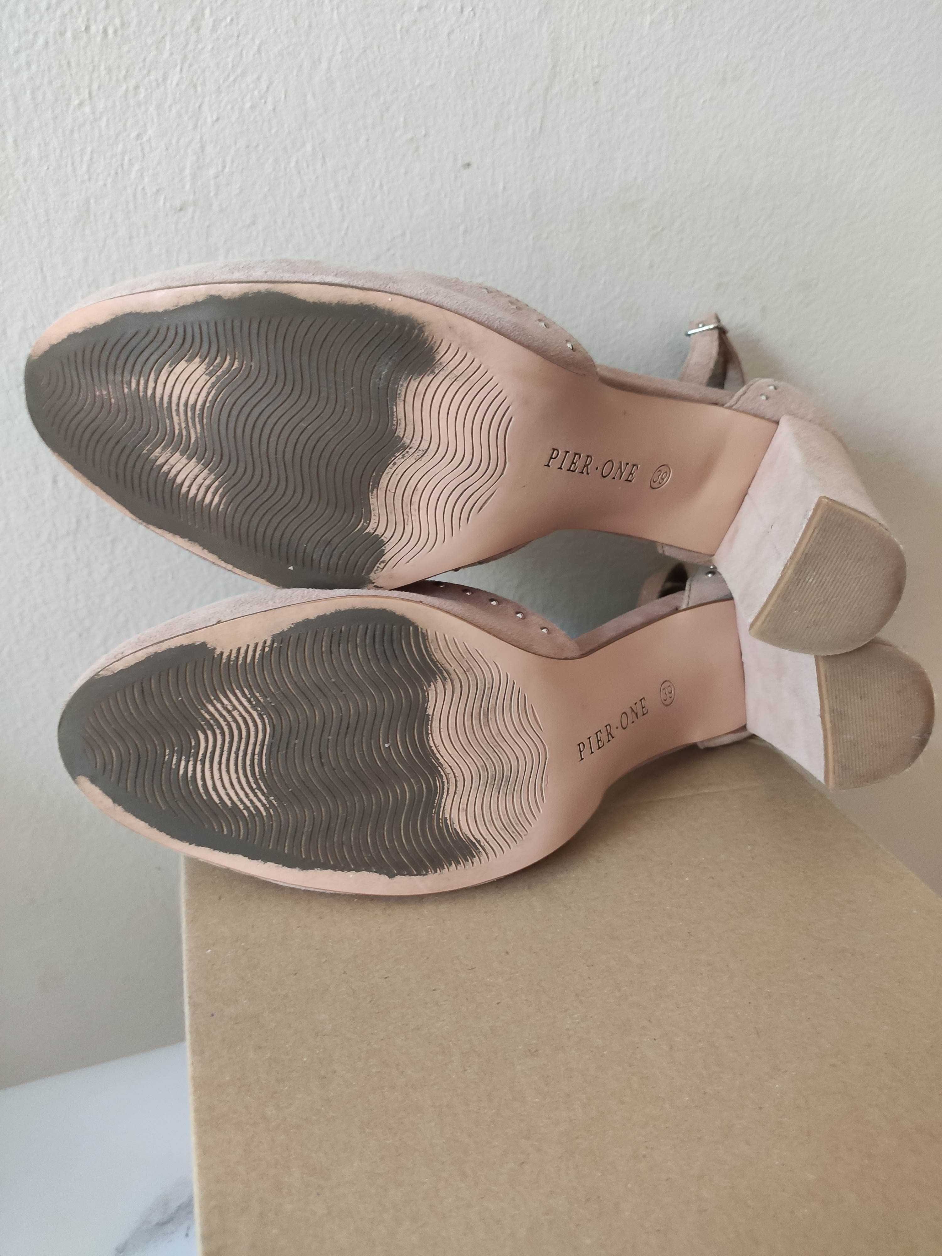 Buty Pier One Czółenka Welur r.39 Używane Wada