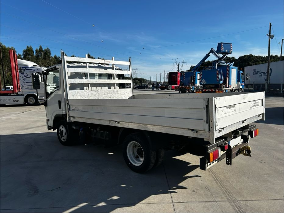 Isuzu n35 carroçaria em aluminio