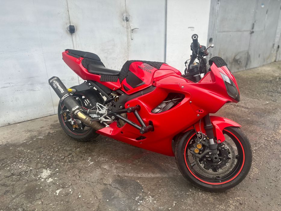 Honda cbr 600 f4i Stuntriding