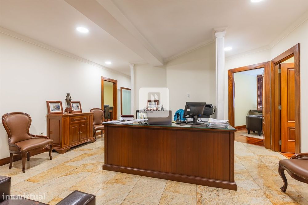 Escritório Mobilado Baixa do Porto | Viabilidade de Alojamento Local