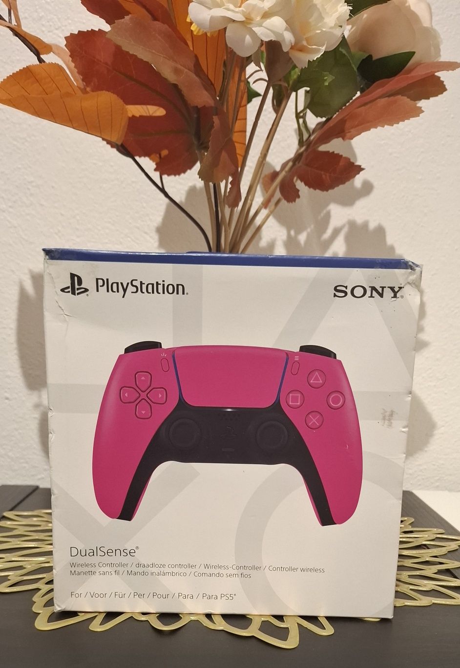 Ps5 Slim 1TB selada c/leitor+2 comandos+2 jogos+estação+capa+garantia
