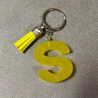 Porta chaves letra S amarelo