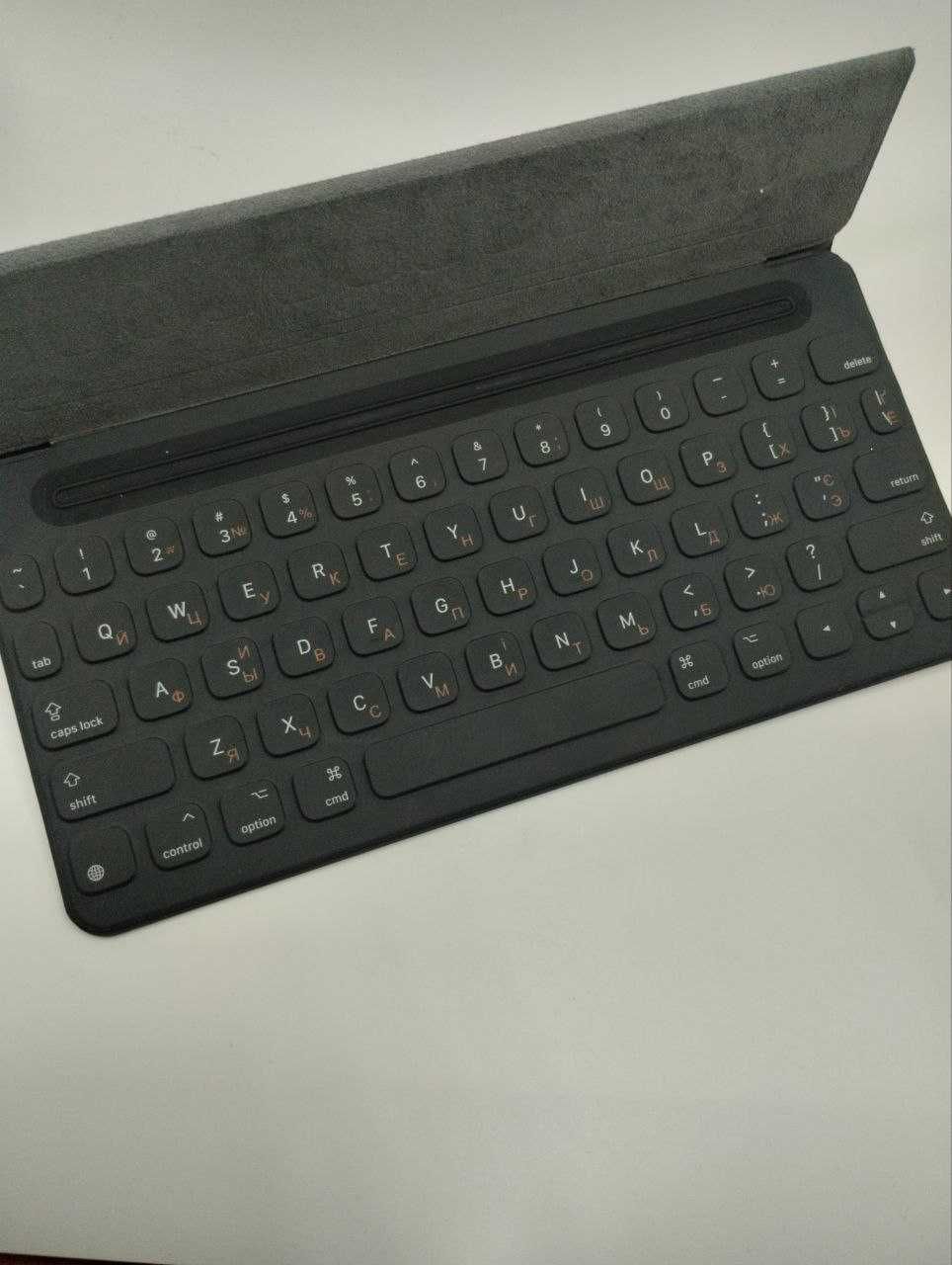 Комп'ютерна клавіатура Apple iPad Pro Smart Keyboard A1772