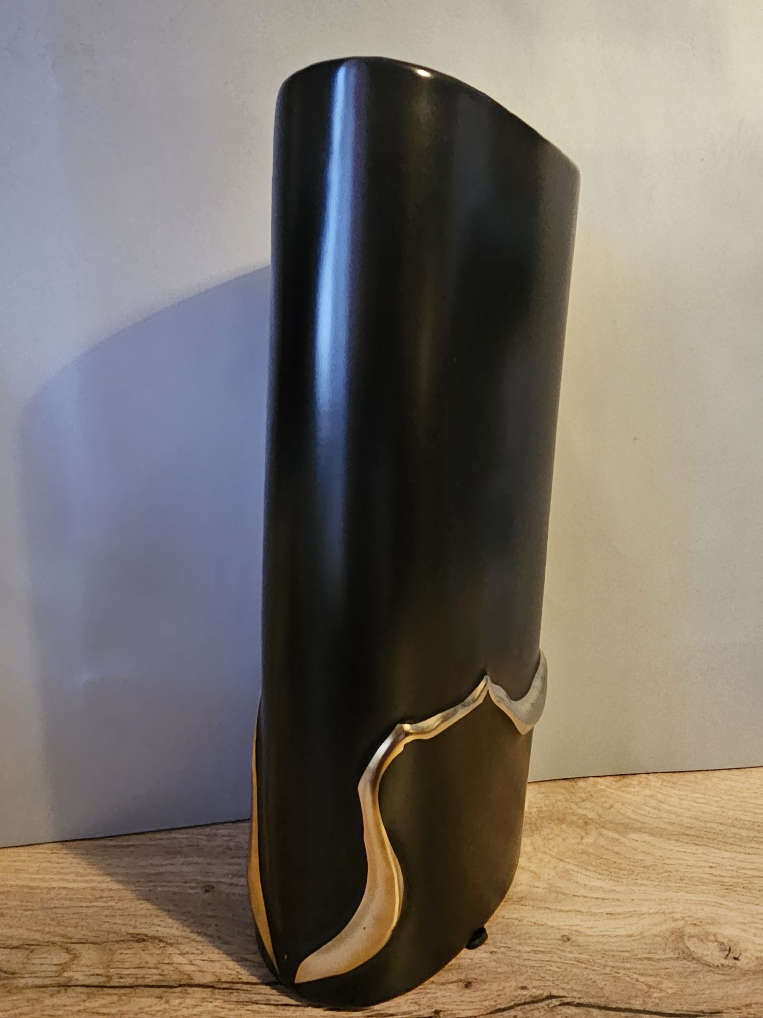 Nowy wazon ceramiczny czarny ze złotymi zdobieniami - wys.25cm