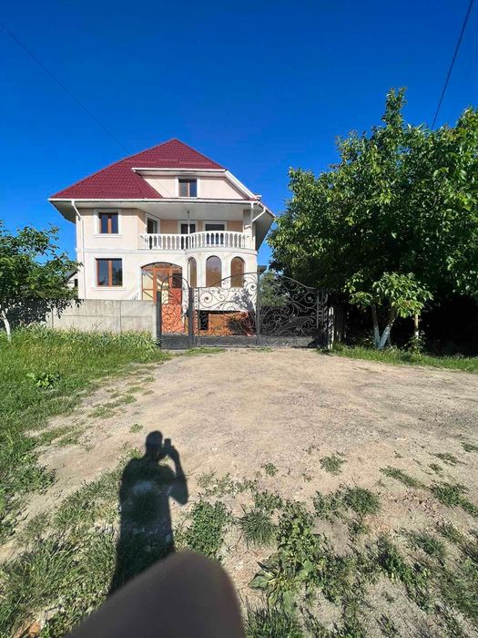 Оренда будинку на Новий Рік (3 поверхи)