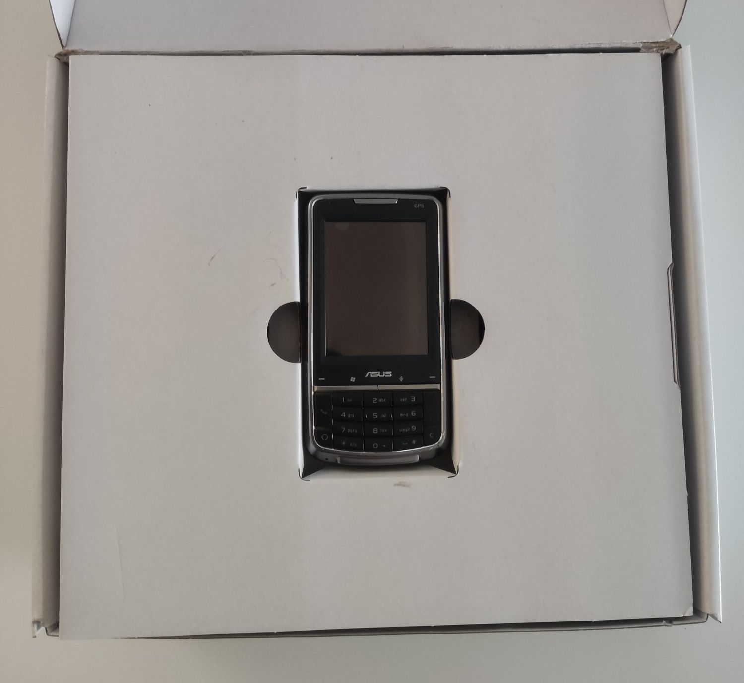 Telefon Asus P526