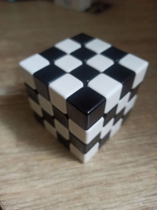 Кубік рубік. 4х4х4. Чорно-білий
