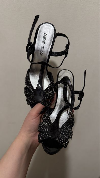 Босоніжки, туфлі натуральна шкіра/замш в ідеальному стані