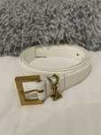 Cinto branco detalhes dourado