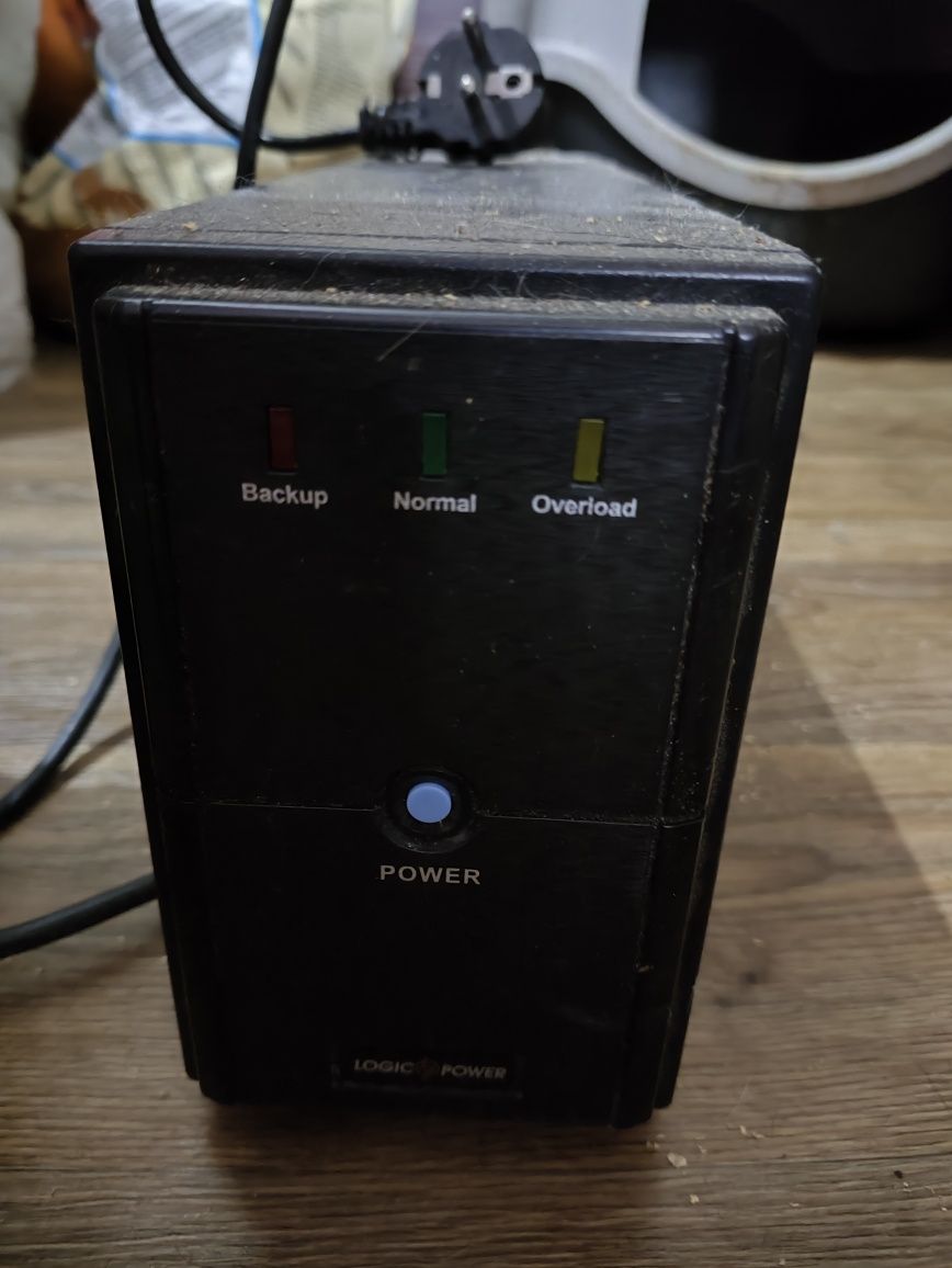 ДБЖ LogicPower LPM-825VA