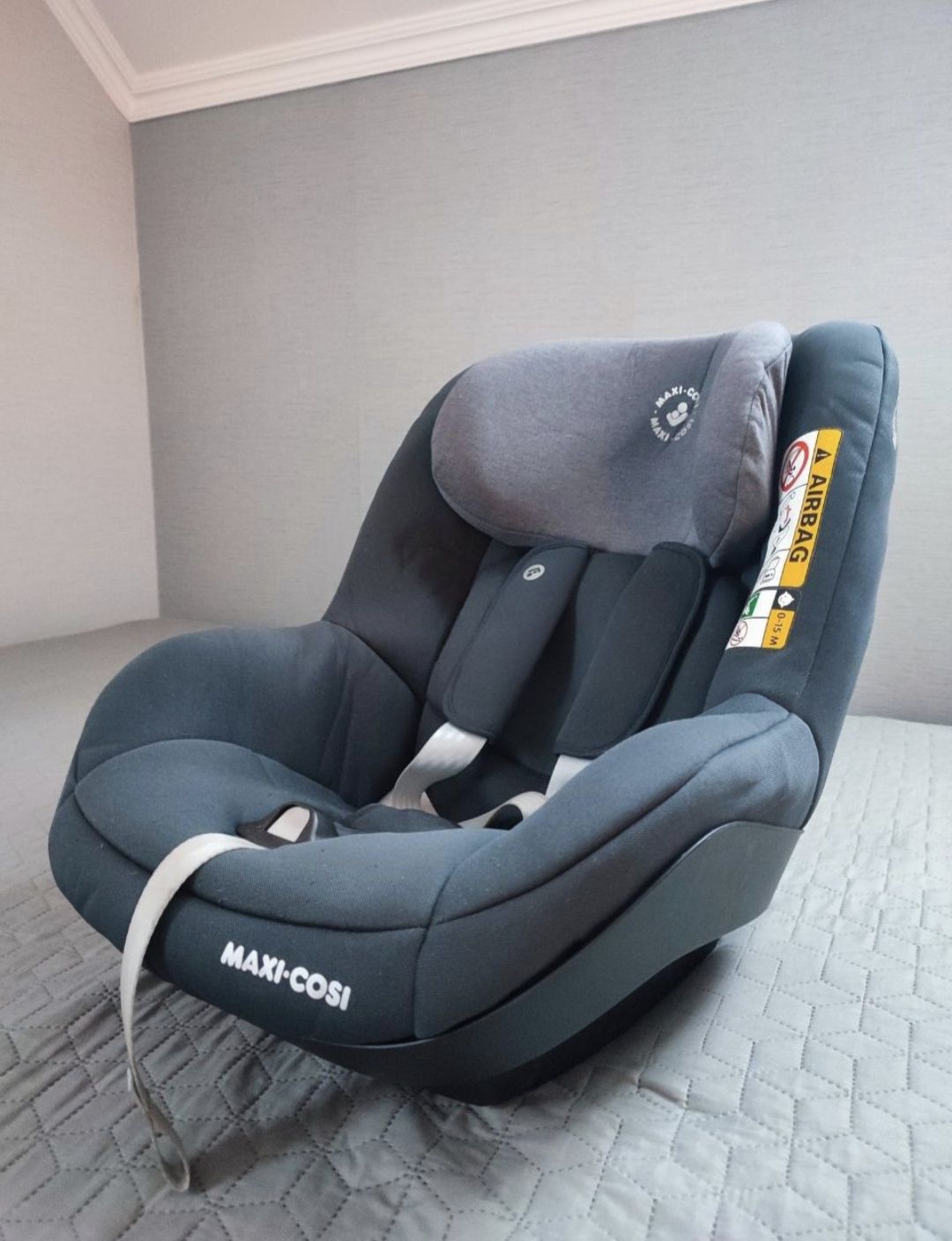 Кресло с базой maxi-cosi комплект крісло + база Maxi-cosi