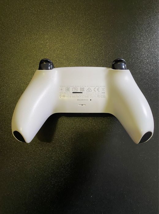 Comando PS5 com garantia nacional até 2028