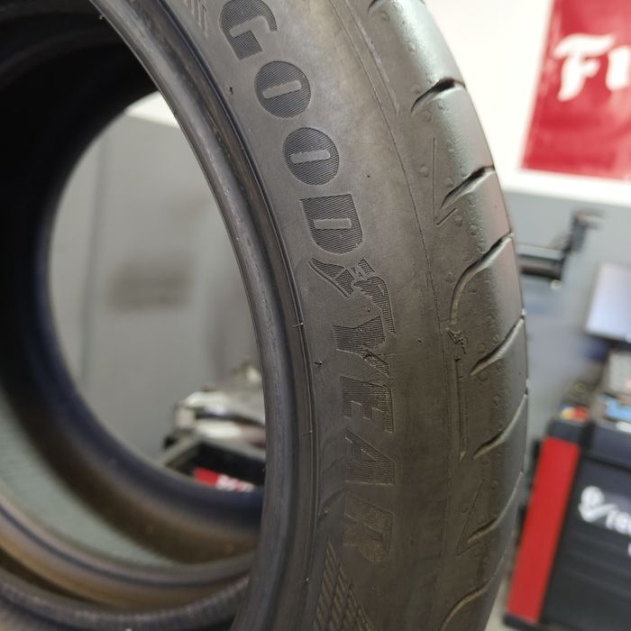 225/45/18 XL Sprzedam parę opon letnich Goodyear