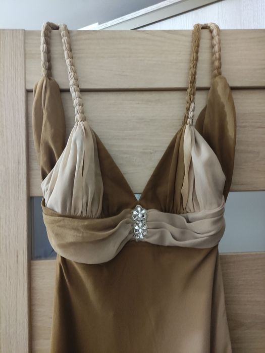 Długa sukienka firmy Apart Fashion