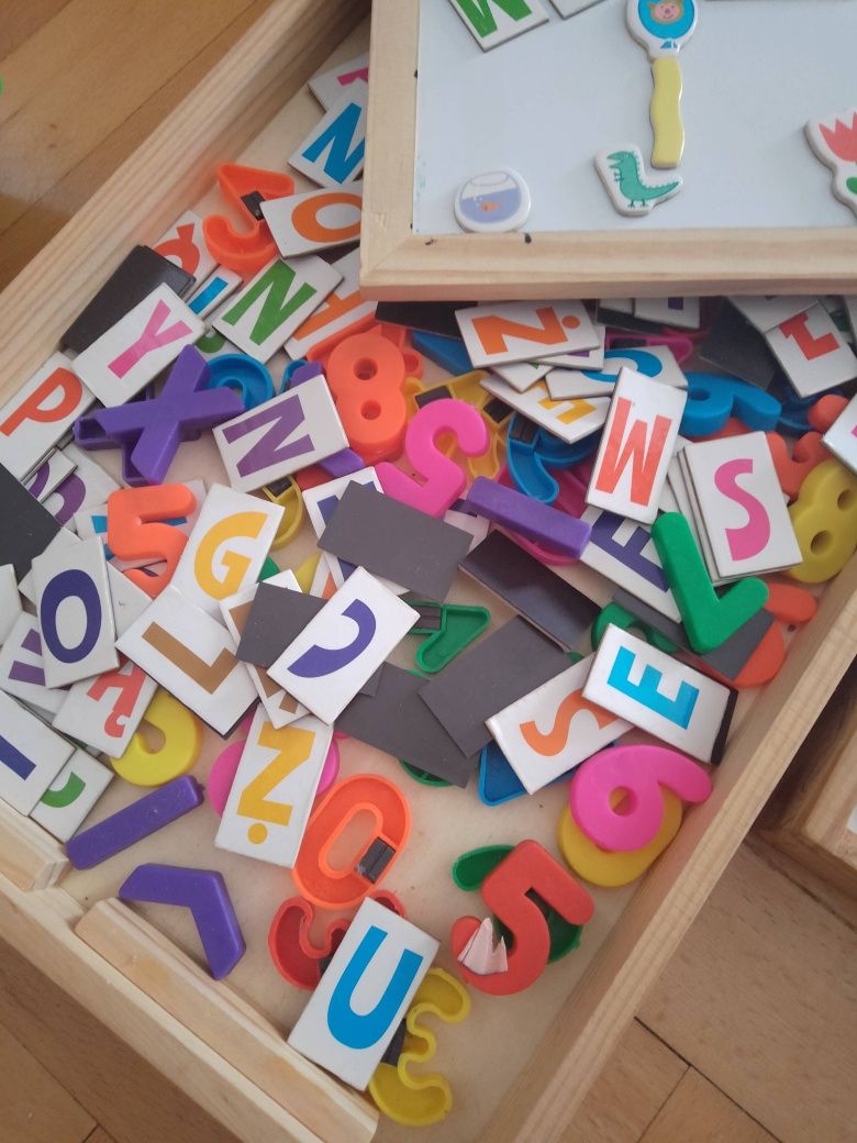 Literki i cyferki magnetyczne, 3 tablice magnetyczne, obrazki magnetyc